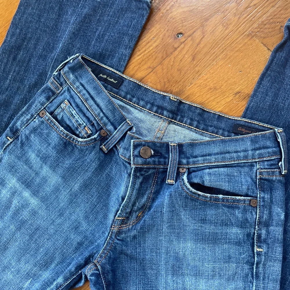 Citizens of Humanity Dita Petite Bootcut Medium Wash Low Rise Jean - Picture 4 of 4